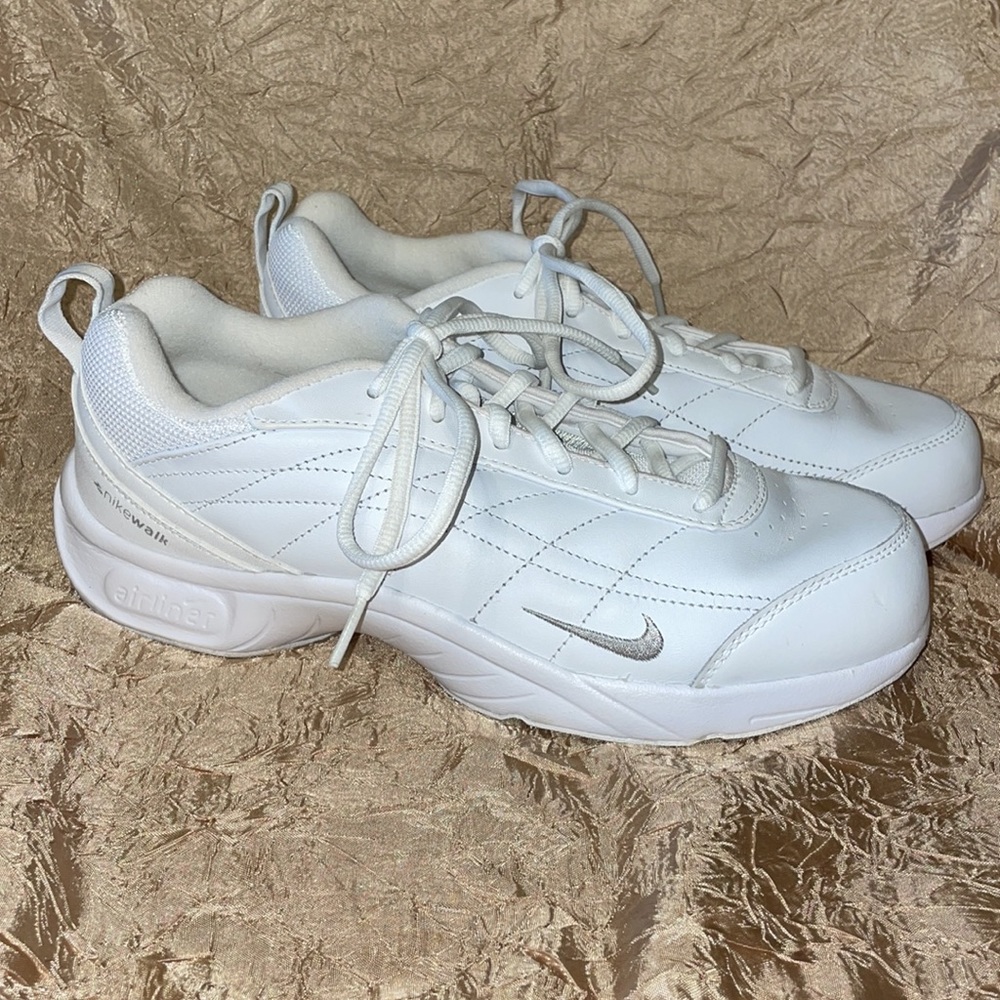 Nike Walk Airliner Women’s Size 9 White